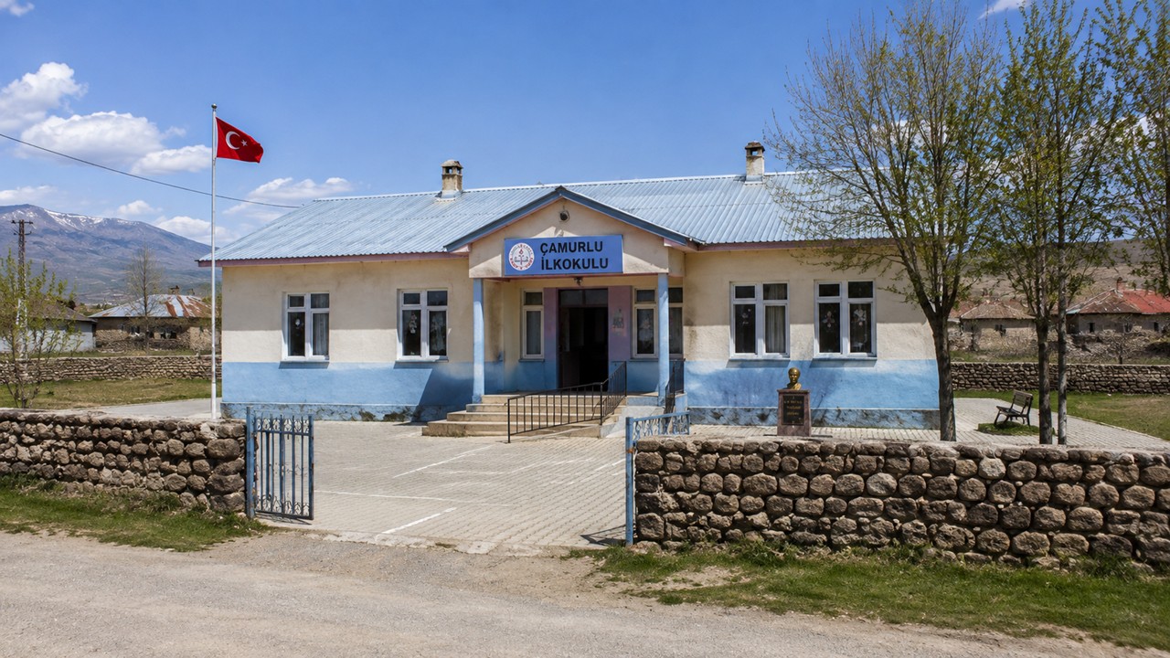 Çamurlu İlkokulu merkez